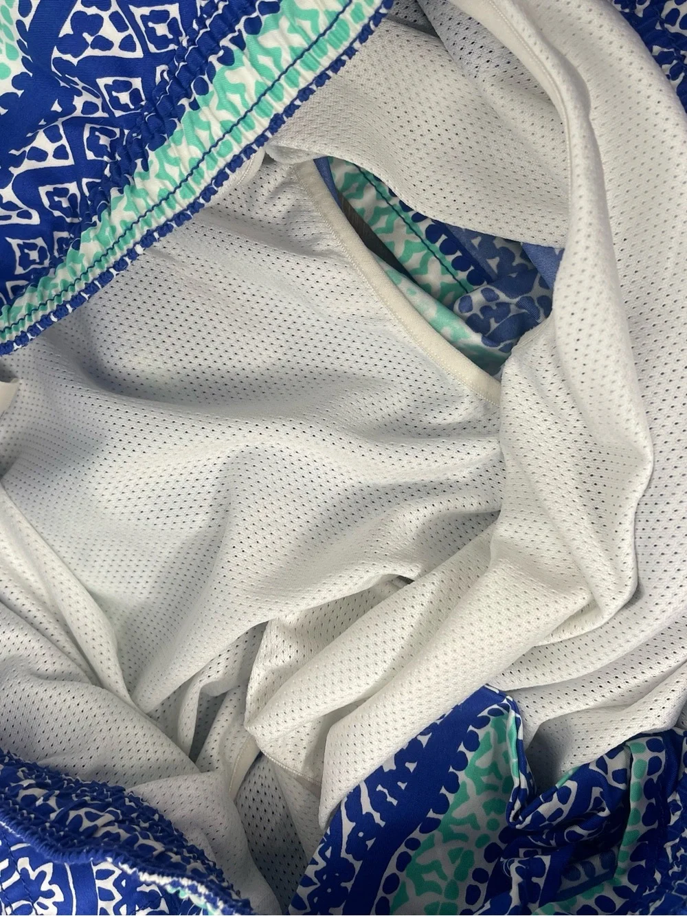 Vineyard Vines Blue and Green Pattern Swim Trunks (Medium)